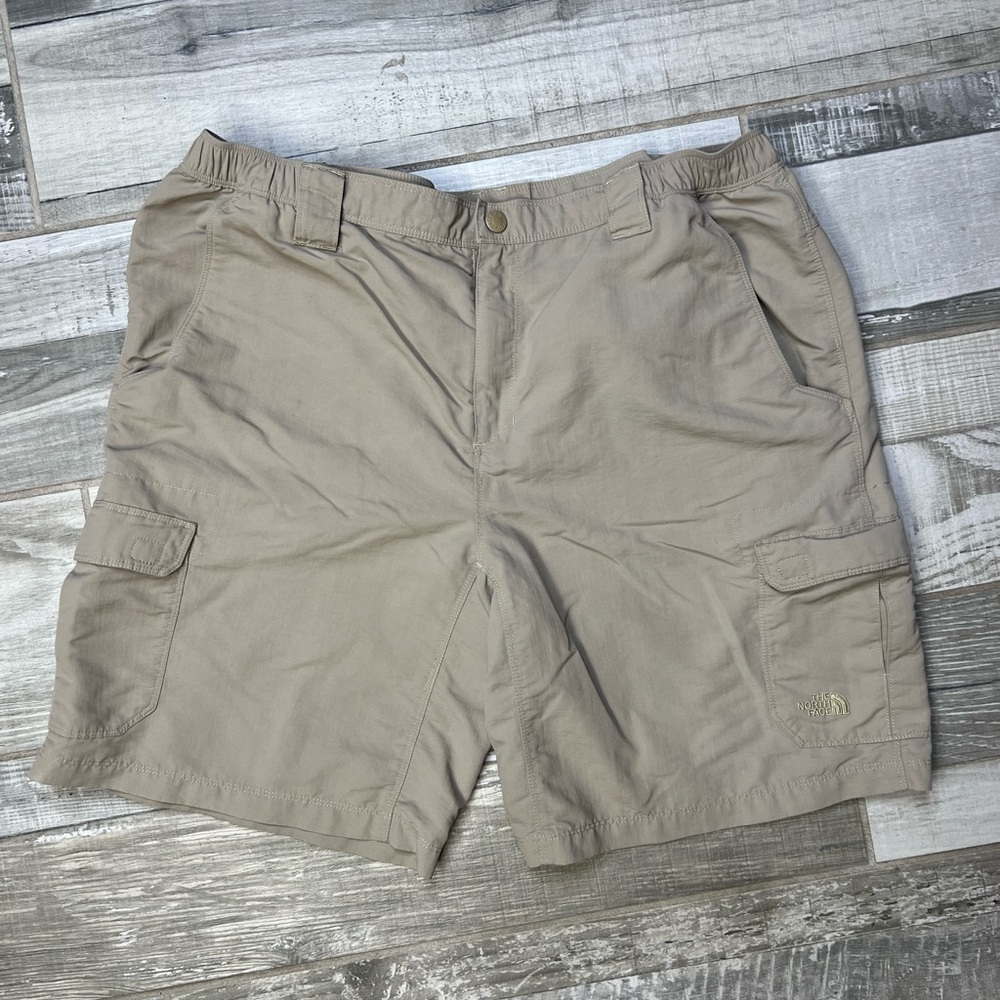 The North Face Cargo Shorts Mens L Beige Nylon Cargo Shorts XL